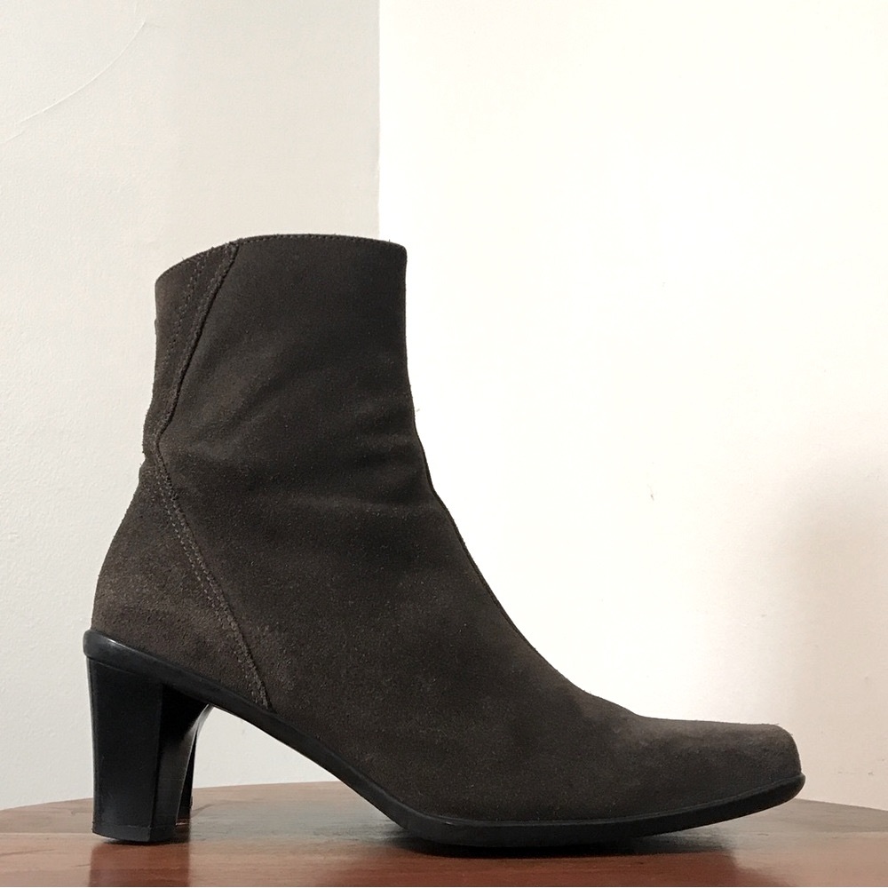 La Canadienne Brown Heeled Boots Size 7.5
